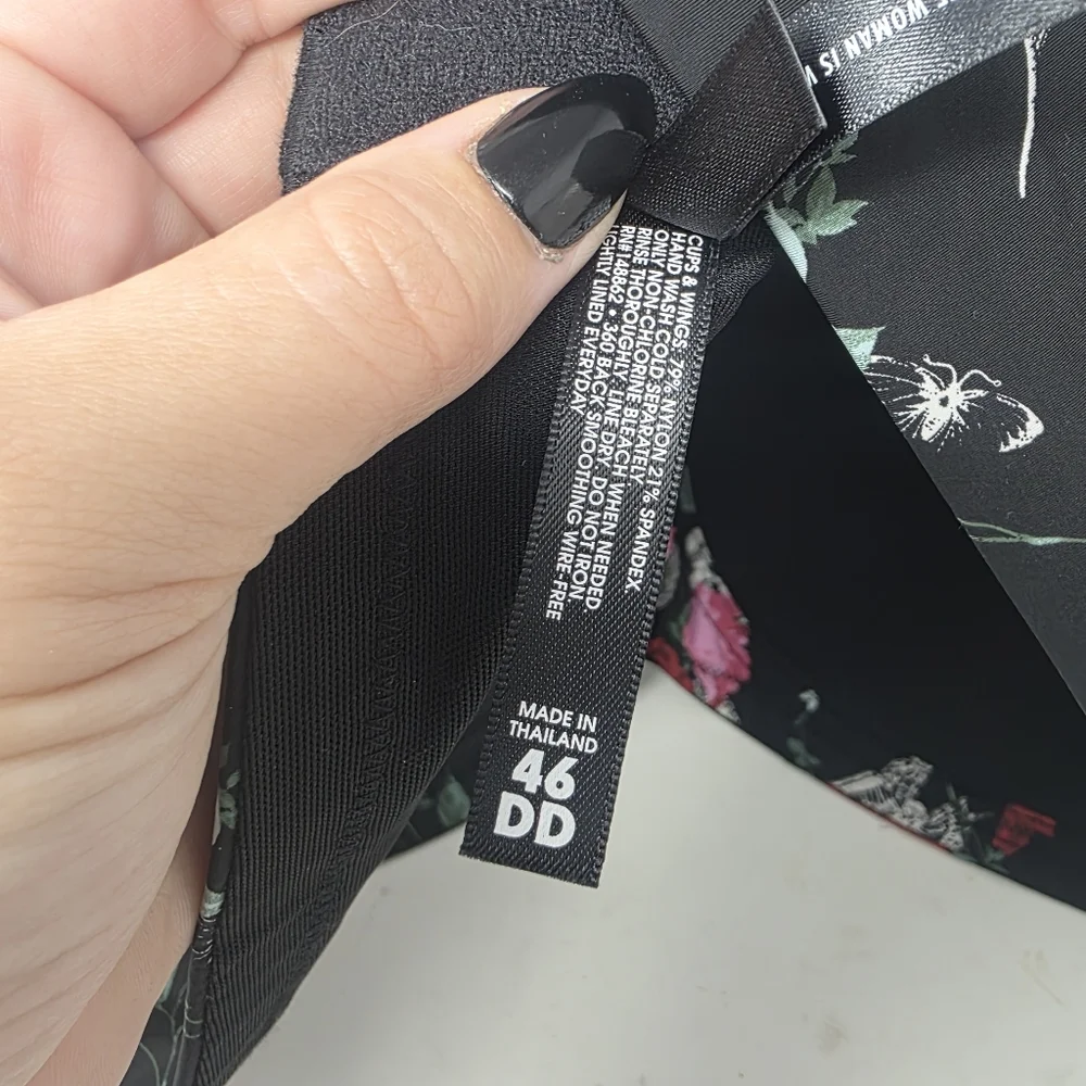 Torrid Curve 46DD Black Roses Wire Free Bra